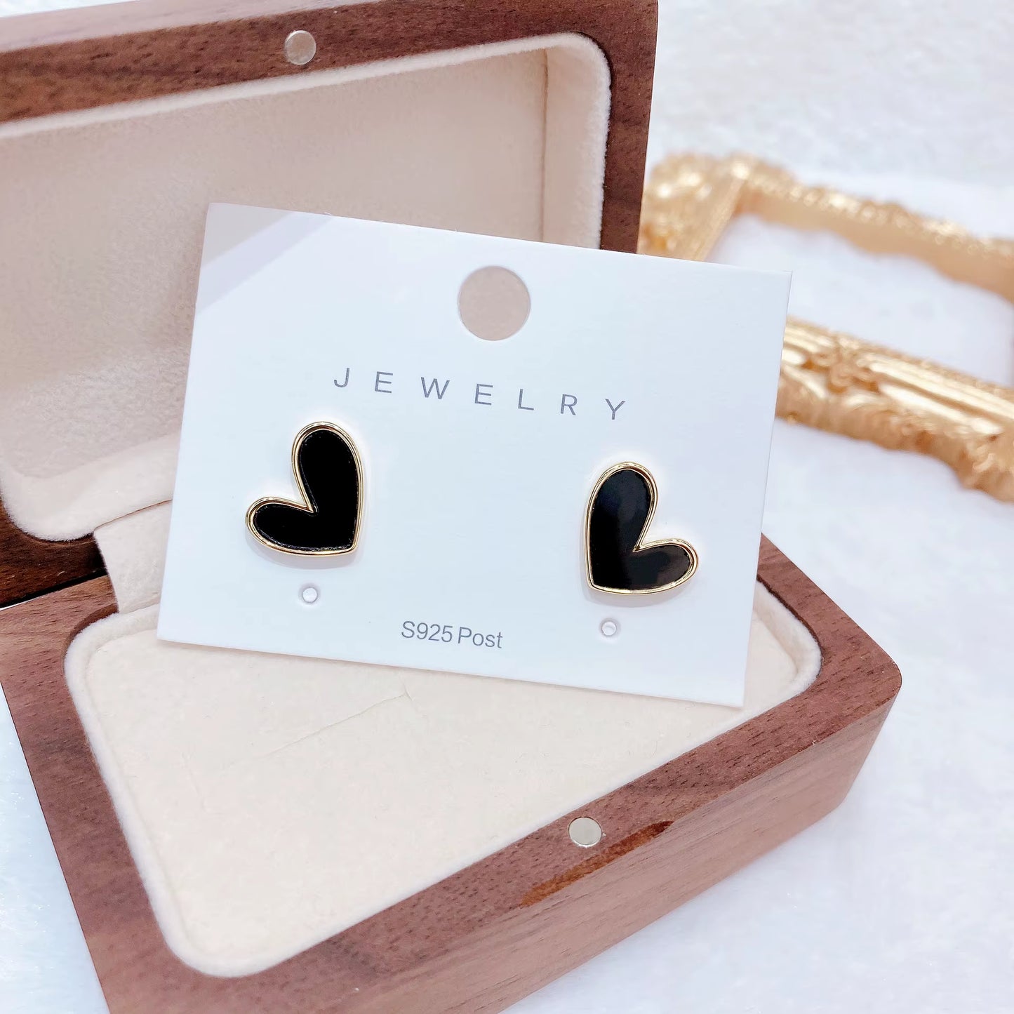 IFYOUOO Small Heart Earrings